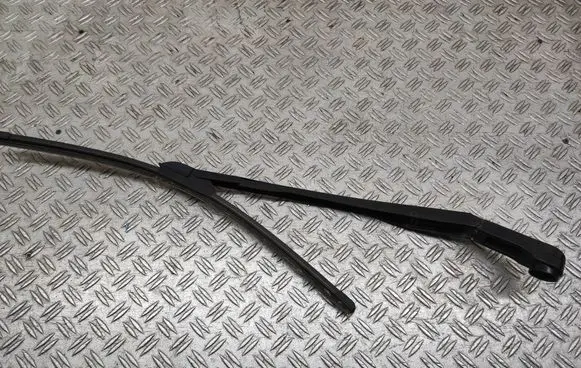 Honda Civic Front wiper blade arm 
