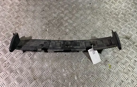 Land Rover Discovery 3 - LR3 Intercooler air guide/duct channel SLR00172
