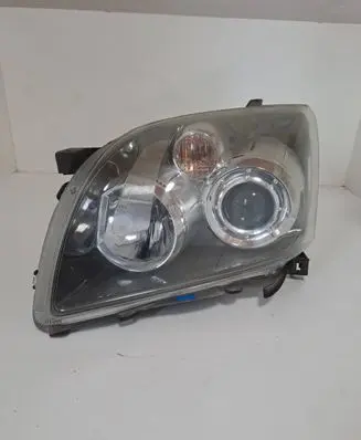 Toyota Avensis T250 Headlight/headlamp 35109