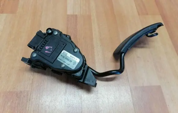 Renault Espace - Grand espace IV Accelerator throttle pedal 8200007514 6PV00811923
