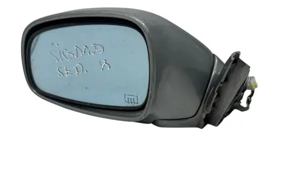 Mitsubishi Sigma Front door electric wing mirror E201817