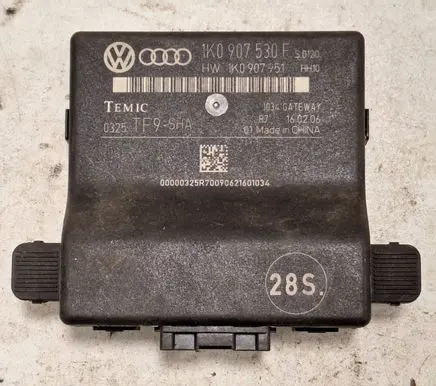 Skoda Octavia Mk2 (1Z) Gateway control module 1K0907951 1K0907530F 0325