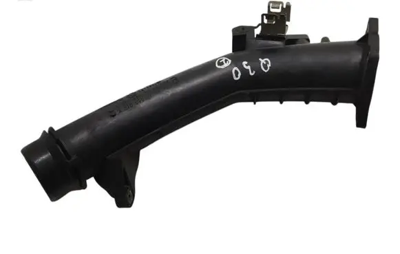 Infiniti Q30 Air intake hose/pipe A2700900744