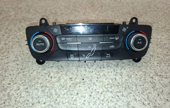 Ford Focus Climate control unit F1ET18C612BE 0259A WU2V008078