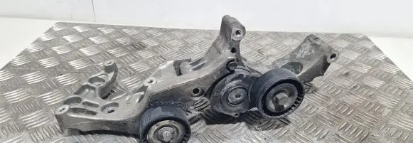 Opel Meriva B Generator/alternator bracket 