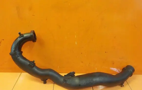 Opel Vivaro Intercooler hose/pipe 8200760904