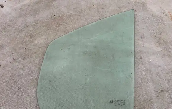 Renault Trafic II (X83) Front vent window/glass (coupe) 43R00049