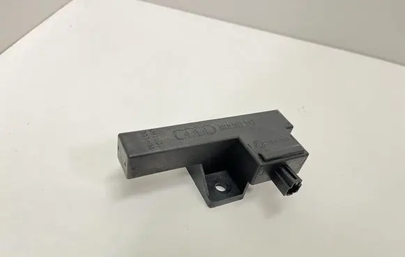 Audi A4 S4 B8 8K Keyless (KESSY) go control unit/module 8K0907247