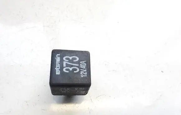 Volkswagen PASSAT B5.5 Other relay 8D0951253A 373
