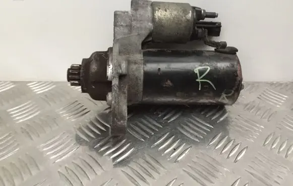 Volkswagen Golf VI Starter motor 02Z911023N