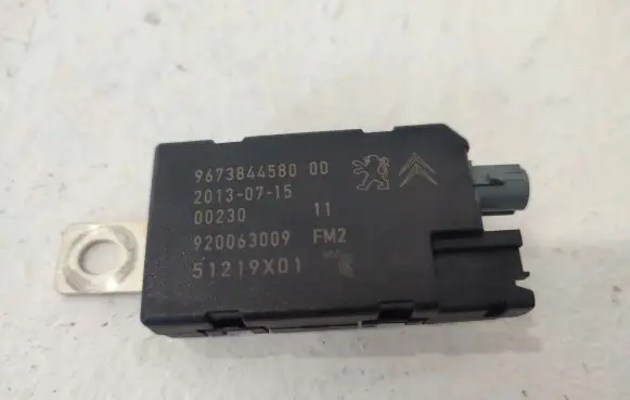 Citroen DS5 Antenna control unit 9673844580