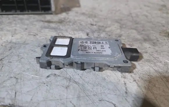 Mercedes-Benz S W220 Coolant fan relay 2208300172