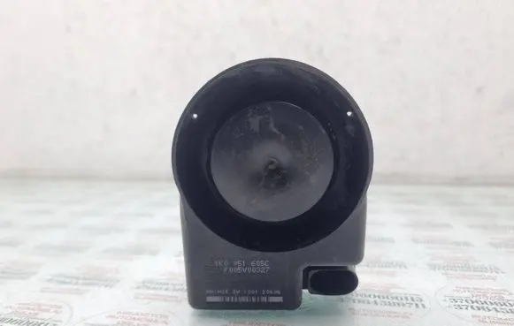 Volkswagen PASSAT B7 Alarm system siren 1K0951605C