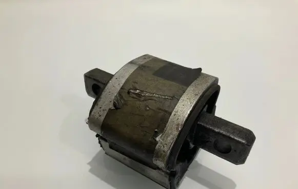 Mercedes-Benz CLS C219 Gearbox mount