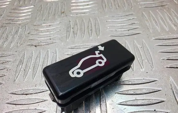 BMW X6 E71 Tailgate/boot open switch button 8375580