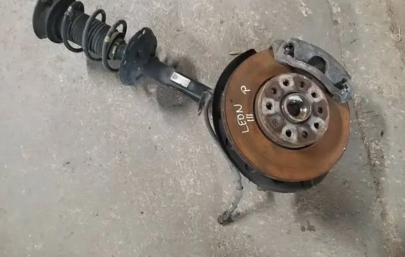 Seat Leon (5F) Front wheel hub spindle knuckle