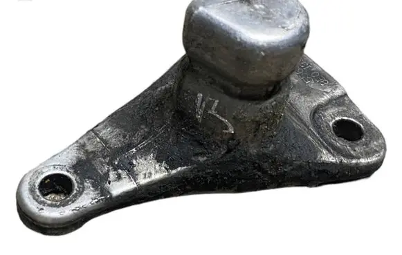 Audi A4 S4 B7 8E 8H Engine mounting bracket 8E0199343 5565700