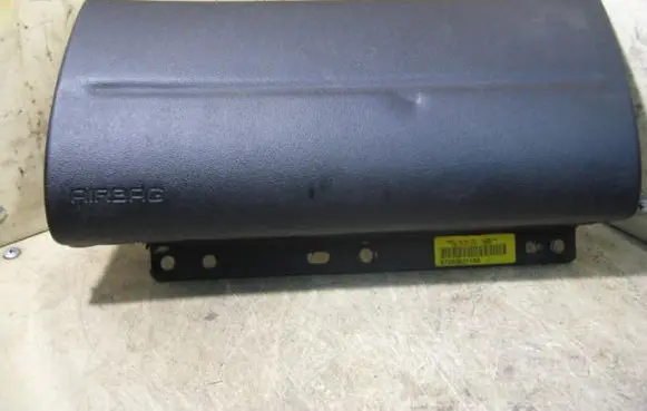 Opel Vectra B Airbag cover 90504787