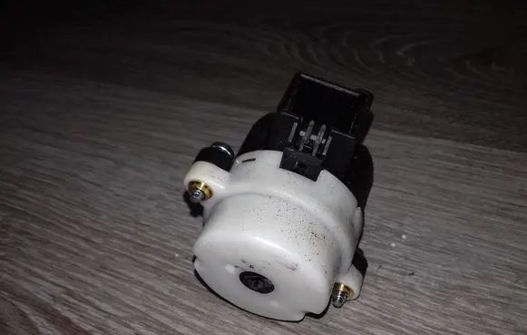 Volvo S60 Ignition lock contact 8645228