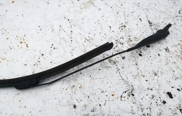 Renault Kangoo I Front wiper blade arm 8200158096