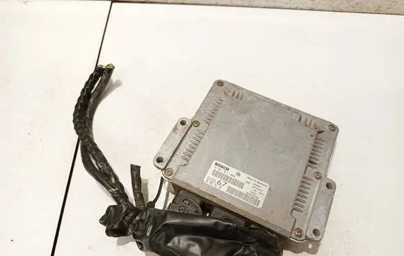 Citroen Xsara Picasso Engine control unit/module 9647693180 0281011084