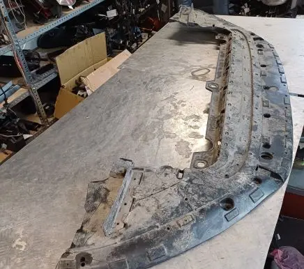 Volvo S60 Front bumper skid plate/under tray 31352298