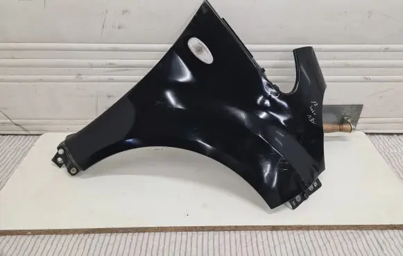 Mitsubishi i-MiEV Fender