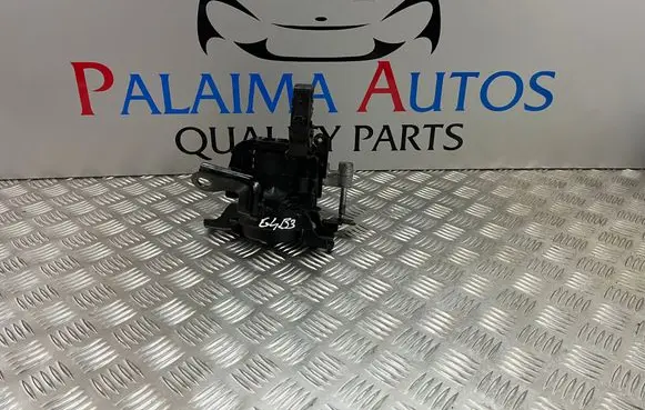 Engine mount bracket