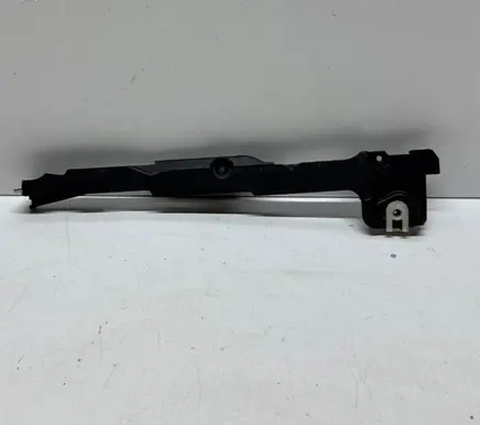 BMW 5 G30 G31 Other engine bay part 9334790 58650910