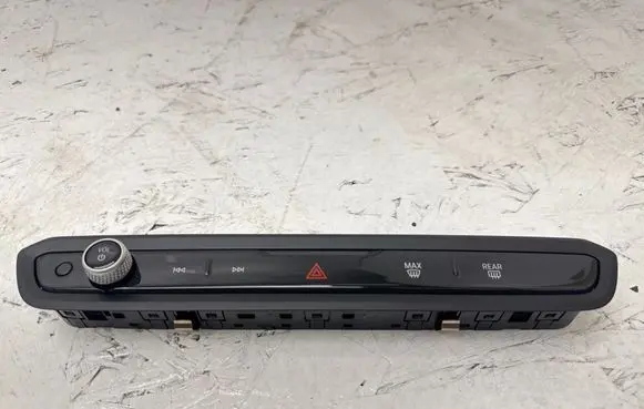 BMW M4 G82 G83 Climate control unit 5A63F19 61315A63F19