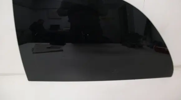 Chrysler Grand Voyager IV Rear side window