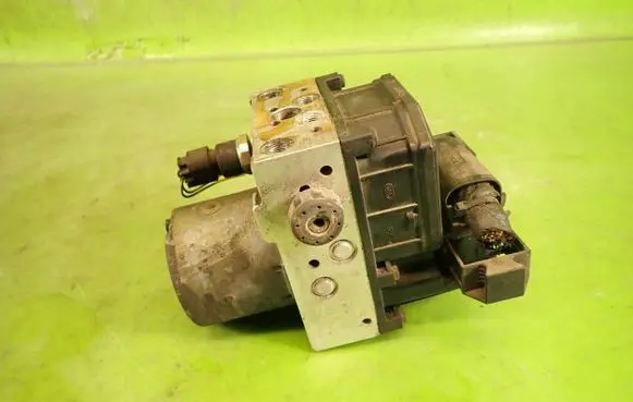 Volkswagen PASSAT B5.5 ABS Pump