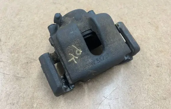 BMW 3 E46 Front brake caliper 34116758113 6758113 34106758104