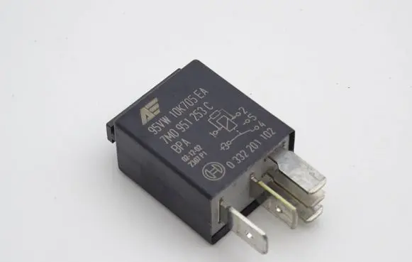 Volkswagen Touareg I Other relay 7M0951253C