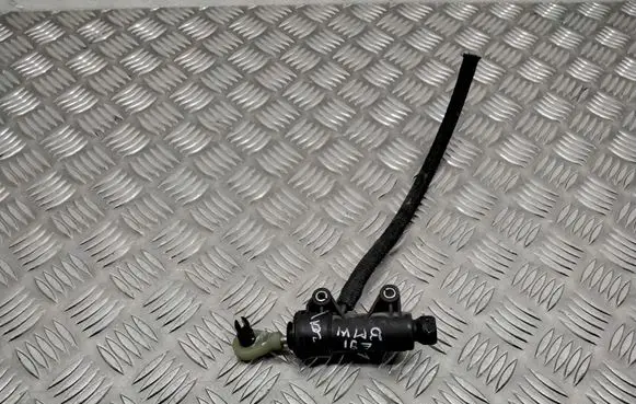 BMW 3 E90 E91 Clutch master cylinder 6773670
