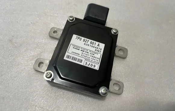 Porsche Cayenne (92A) Air suspension control unit module (rear) 7P0927601A 7P0927601