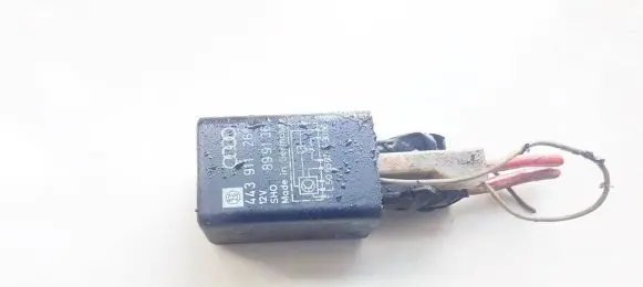 Volkswagen Golf III Other relay 443911261