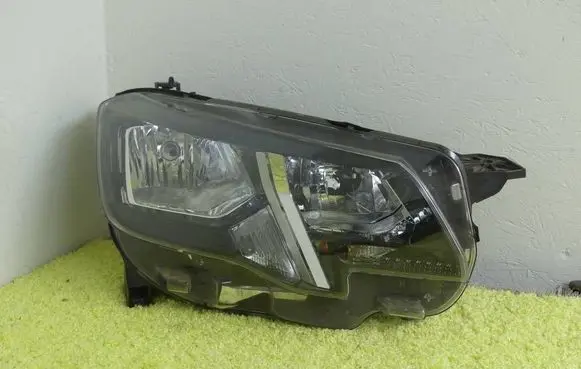 Peugeot Rifter Headlight/headlamp 9816826880