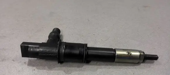 Mazda 626 Fuel injector