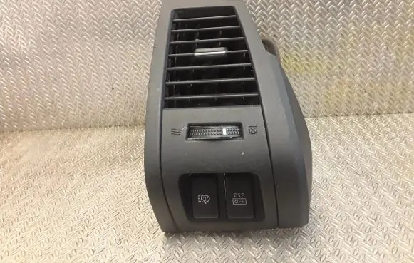 Nissan Murano Z50 Dashboard air vent grill cover trim 68760CB000