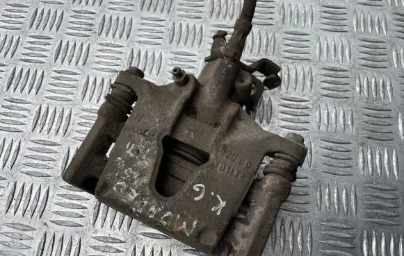 Ford Mondeo Mk III Rear brake caliper