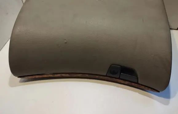 Volvo V70 Glove box 09177718