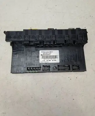 Mercedes-Benz C W203 Fuse module 2035451801 5DK00848640
