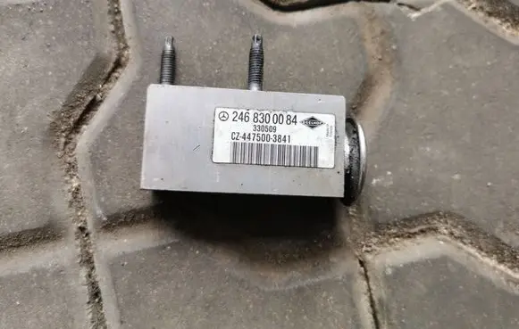 Mercedes-Benz B W246 W242 Air conditioning (A/C) expansion valve A2468300084 330509 CZ4475003841