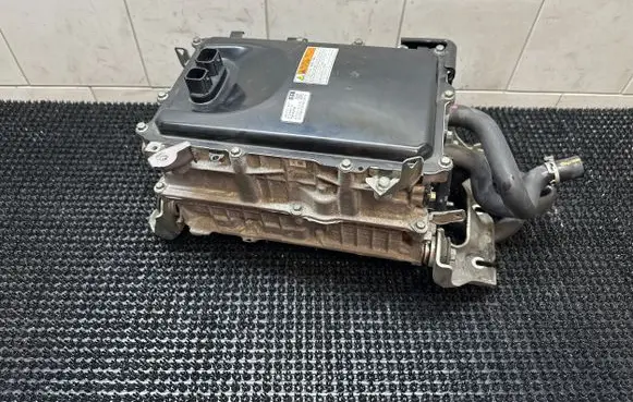 Voltage converter inverter