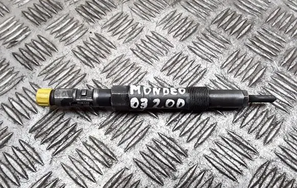 Ford Mondeo Mk III Fuel injector