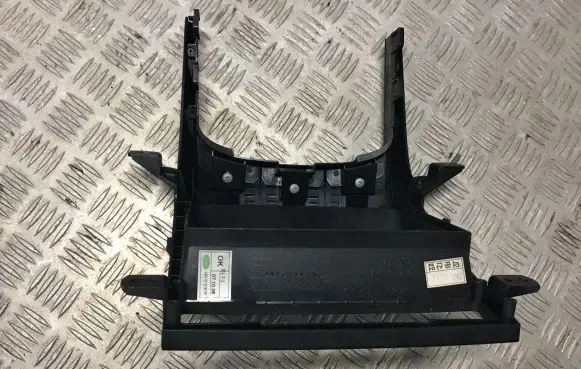 Chevrolet Captiva Dashboard center trim panel 