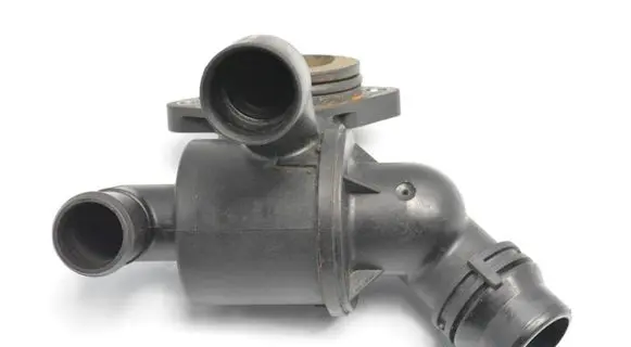 Audi A4 S4 B8 8K Thermostat 03L121111AD
