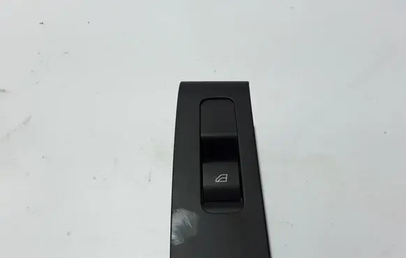 Volvo XC40 Electric window control switch 31407717