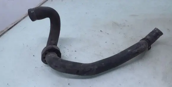 Mercedes-Benz C W204 Engine coolant pipe/hose A20483018